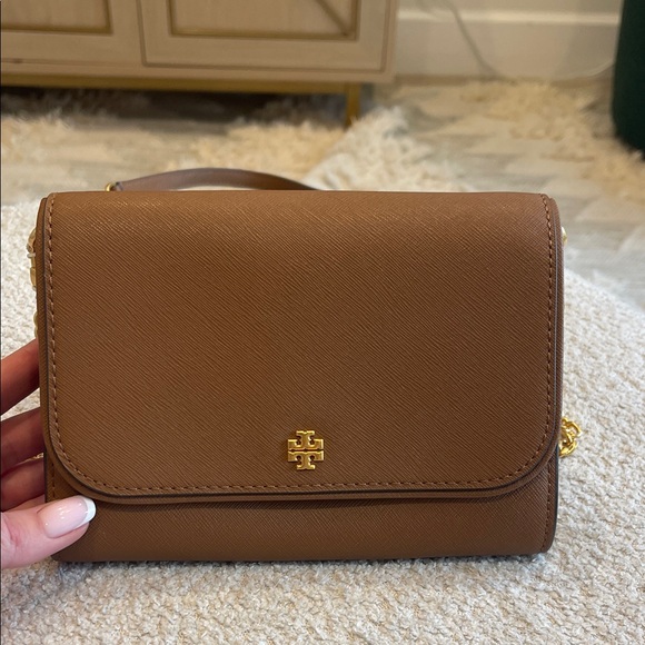Tory Burch Handbags - Beautiful Tory Burch Tan Crossbody Bag